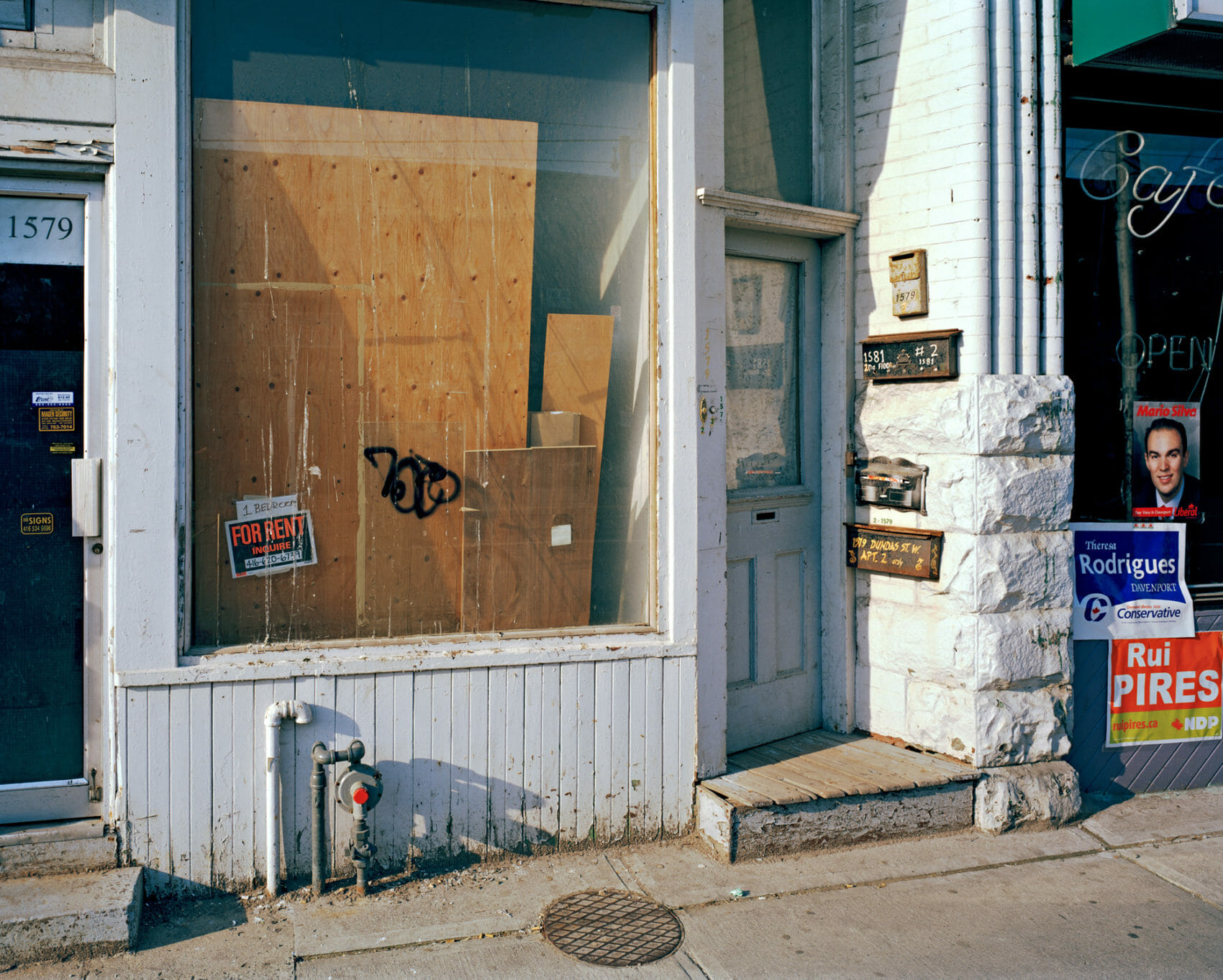 Dundas Street West #1581, Toronto, 2004