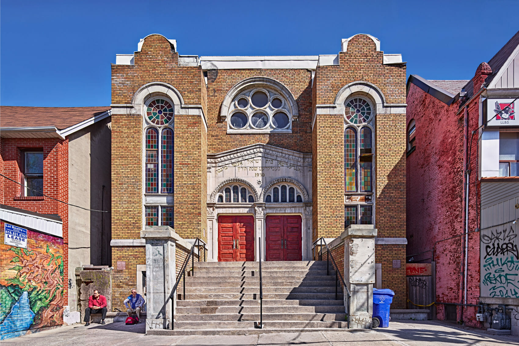 Waiting for Morning Prayers, Anshei Minsk Synagogue, St. Andrew Street, Toronto, 2015